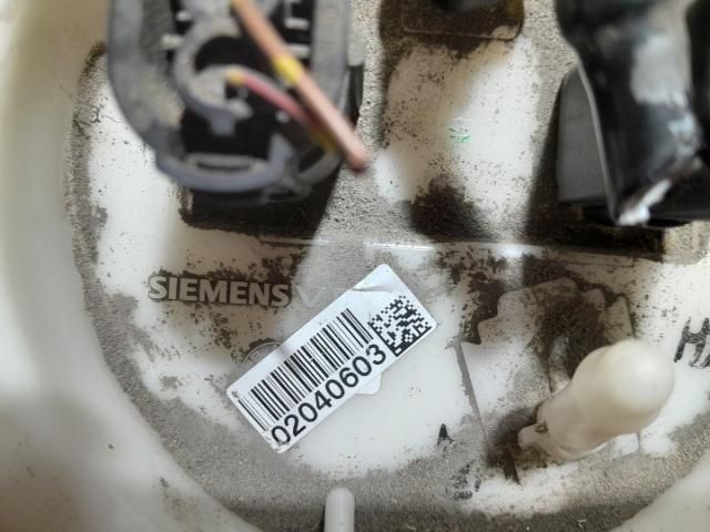 bontott BMW 3 E90 Üzemanyag Szivattyú