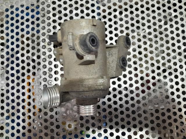 bontott BMW 3 E90 Vízpumpa