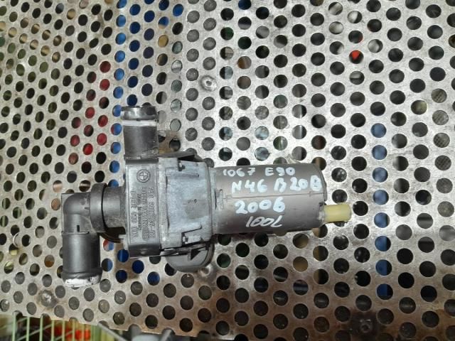 bontott BMW 3 E90 Vízpumpa