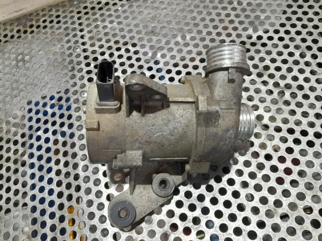 bontott BMW 3 E90 Vízpumpa