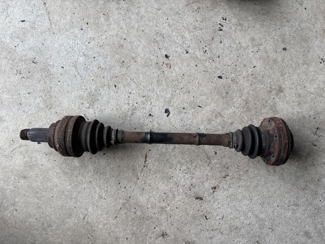 bontott BMW 3 E90 Bal hátsó Féltengely