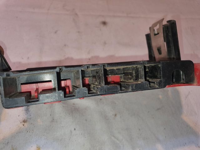 bontott BMW 3 E90 Biztosítéktábla Motortér