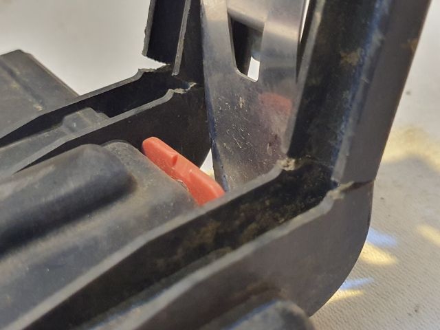 bontott BMW 3 E90 Biztosítéktábla Motortér