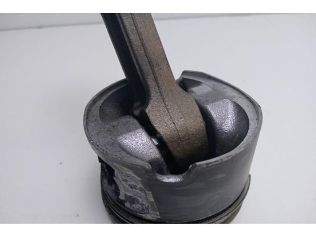 bontott BMW 3 E90 Dugattyú és Hajtókar