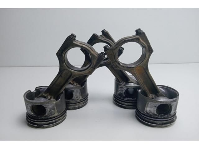 bontott BMW 3 E90 Dugattyú és Hajtókar