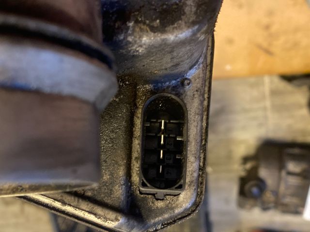 bontott BMW 3 E90 Fojtószelep (Elektromos)