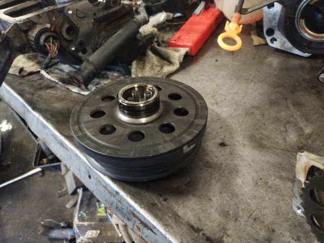 bontott BMW 3 E90 Főtengely Szíjtárcsa