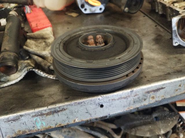 bontott BMW 3 E90 Főtengely Szíjtárcsa