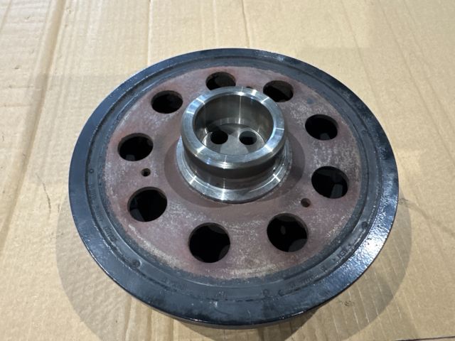 bontott BMW 3 E90 Főtengely Szíjtárcsa