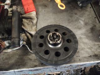 bontott BMW 3 E90 Főtengely Szíjtárcsa