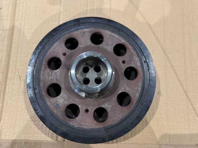 bontott BMW 3 E90 Főtengely Szíjtárcsa