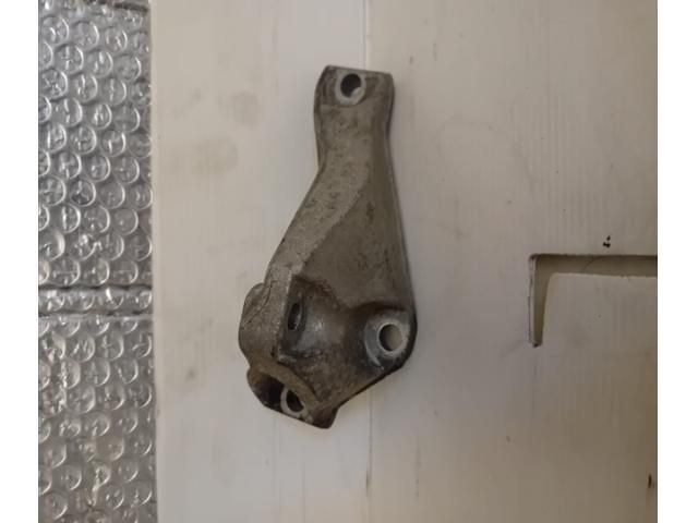 bontott BMW 3 E90 Generátor Tartó Bak