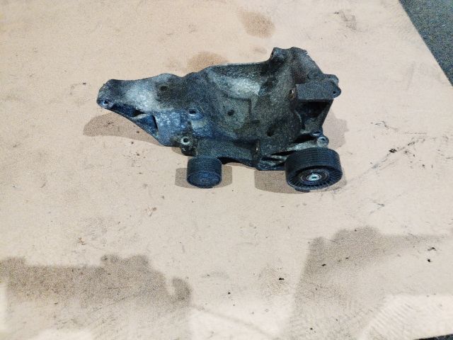 bontott BMW 3 E90 Generátor Tartó Bak