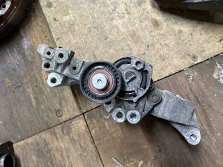 bontott BMW 3 E90 Generátor Tartó Bak