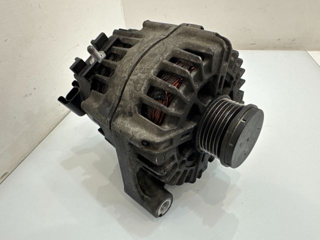 bontott BMW 3 E90 Generátor