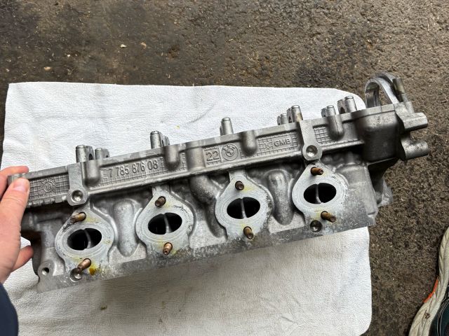 bontott BMW 3 E90 Hengerfej