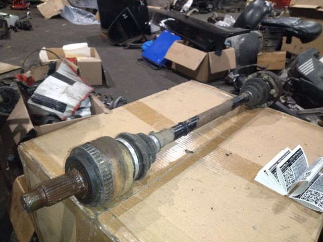 bontott BMW 3 E90 Jobb hátsó Féltengely