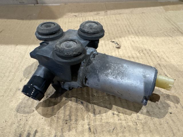 bontott BMW 3 E90 Kiegészítő Vízszivattyú