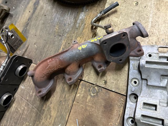 bontott BMW 3 E90 Kipufogó Könyök