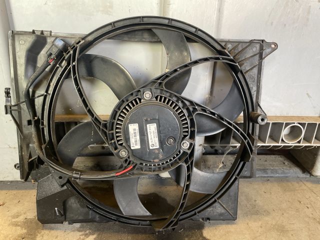 bontott BMW 3 E90 Klímahűtő Ventilátor