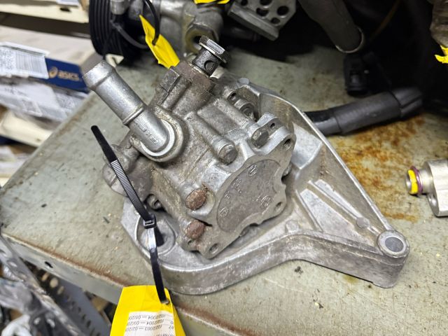 bontott BMW 3 E90 Kormányszervó Motor (Hidraulikus)