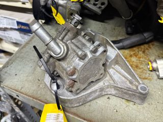 bontott BMW 3 E90 Kormányszervó Motor (Hidraulikus)