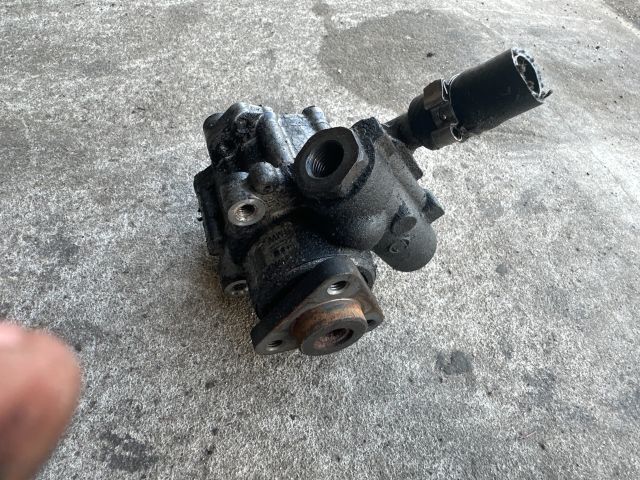 bontott BMW 3 E90 Kormányszervó Motor (Hidraulikus)