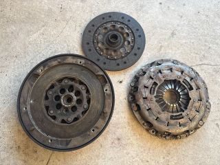 bontott BMW 3 E90 Kuplung Szett Lendkerékkel