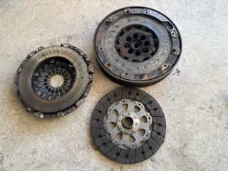 bontott BMW 3 E90 Kuplung Szett Lendkerékkel