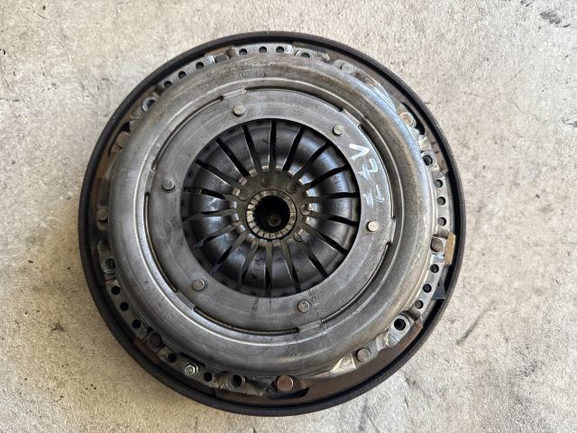 bontott BMW 3 E90 Kuplung Szett Lendkerékkel