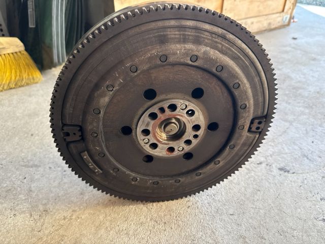 bontott BMW 3 E90 Kuplung Szett Lendkerékkel