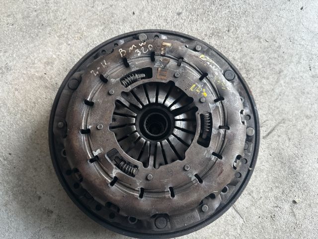 bontott BMW 3 E90 Kuplung Szett Lendkerékkel