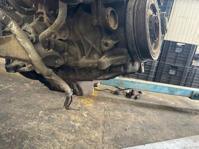 bontott BMW 3 E90 Motor (Fűzött blokk hengerfejjel)