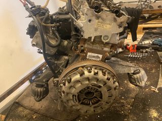 bontott BMW 3 E90 Motor (Fűzött blokk hengerfejjel)