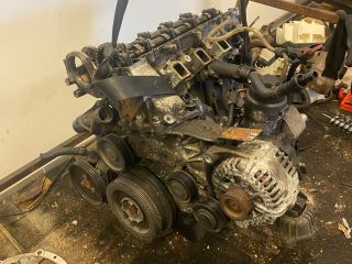 bontott BMW 3 E90 Motor (Fűzött blokk hengerfejjel)