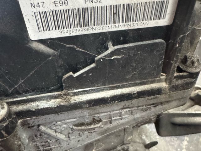 bontott BMW 3 E90 Motor (Fűzött blokk hengerfejjel)