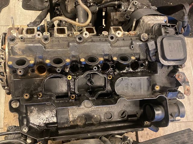 bontott BMW 3 E90 Motor (Fűzött blokk hengerfejjel)