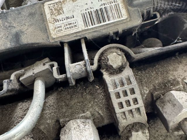 bontott BMW 3 E90 Motor (Fűzött blokk hengerfejjel)