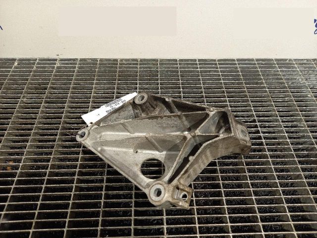 bontott BMW 3 E90 Motor Tartó Bak Bal