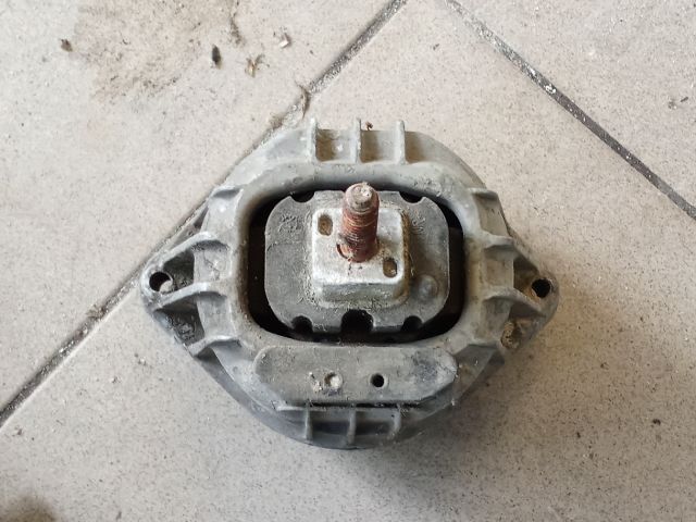 bontott BMW 3 E90 Motor Tartó Bak (Pozíciófüggetlen)