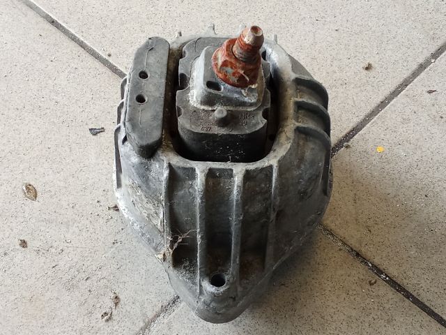 bontott BMW 3 E90 Motor Tartó Bak (Pozíciófüggetlen)