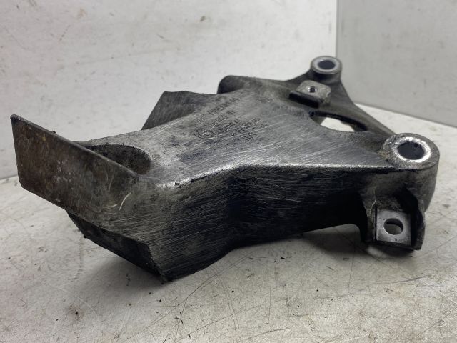 bontott BMW 3 E90 Motor Tartó Bak (Pozíciófüggetlen)