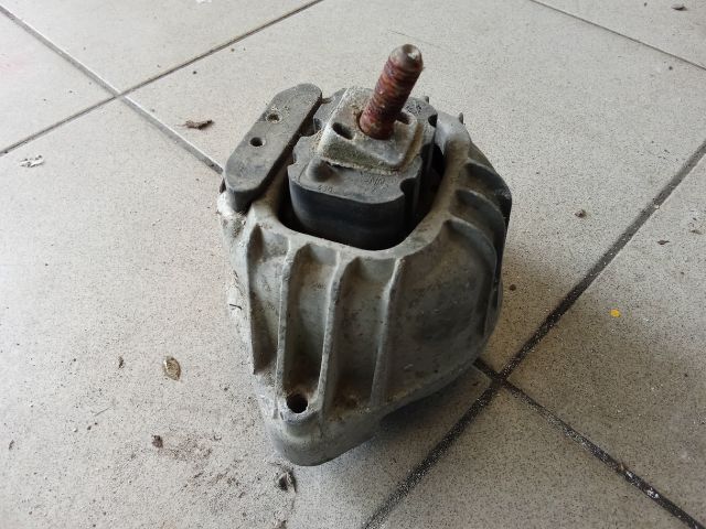 bontott BMW 3 E90 Motor Tartó Bak (Pozíciófüggetlen)
