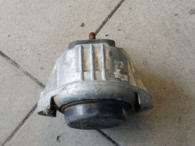 bontott BMW 3 E90 Motor Tartó Bak (Pozíciófüggetlen)