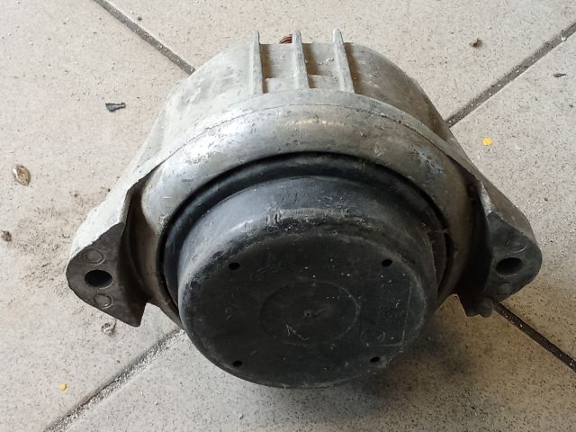 bontott BMW 3 E90 Motor Tartó Bak (Pozíciófüggetlen)