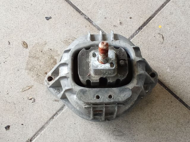 bontott BMW 3 E90 Motor Tartó Bak (Pozíciófüggetlen)