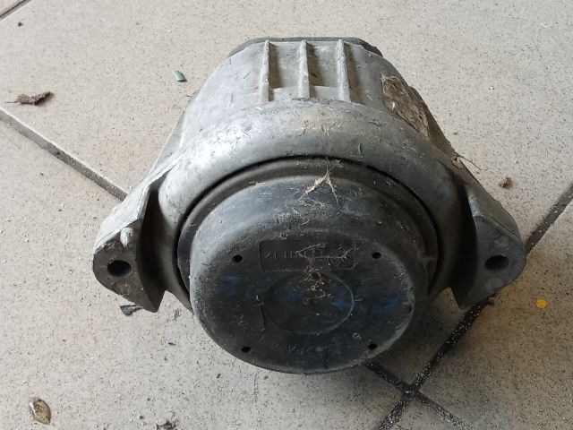 bontott BMW 3 E90 Motor Tartó Bak (Pozíciófüggetlen)