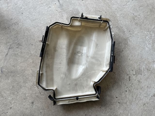 bontott BMW 3 E90 Motorvezérlő Doboz (Műanyag)