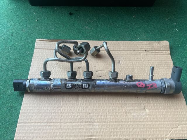 bontott BMW 3 E90 Nagynyomású Üzemanyag Gyűjtőcső