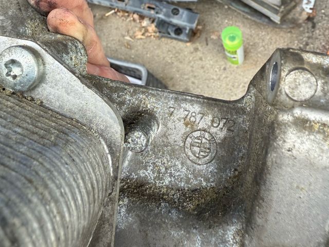 bontott BMW 3 E90 Olajszűrő Ház